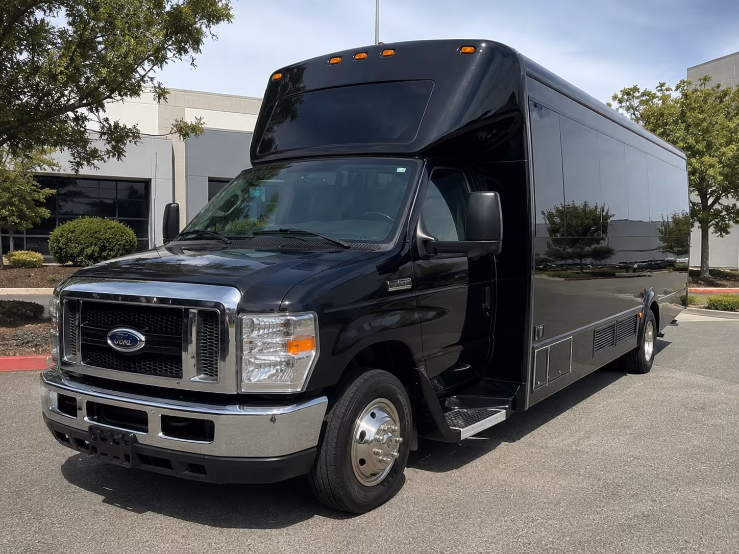 Raleigh Winery Tour & Pub Crawl Transportation
